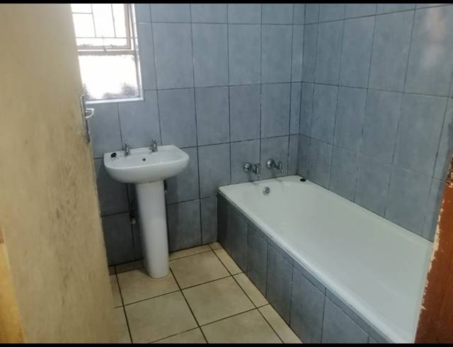 7 BEDROOM HOUSE FOR SALE IN VANDERBIJLPARK CE 5
